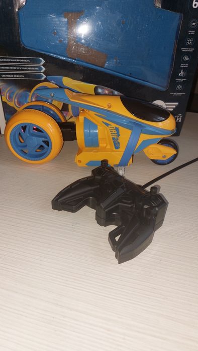 Продам машинки на пульту управления