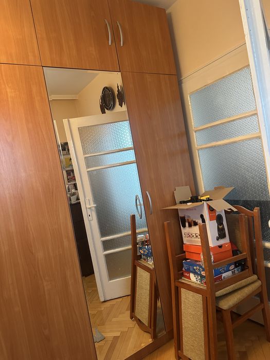 Врати на гардероб