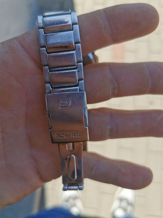 Vând ceas EDIFICE