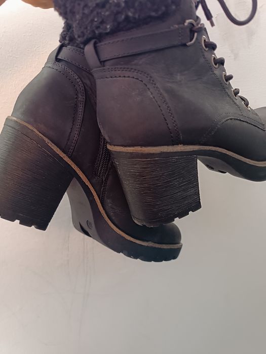 Vând ghete dama Nr 38, 95 lei