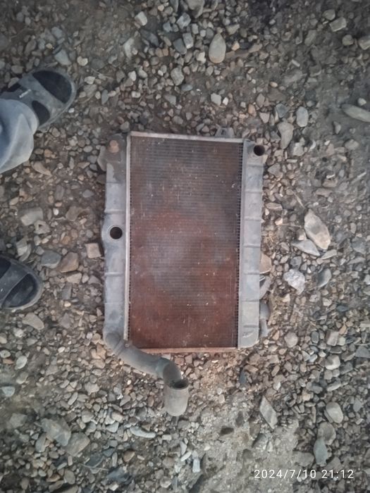 Продам радиатор нива