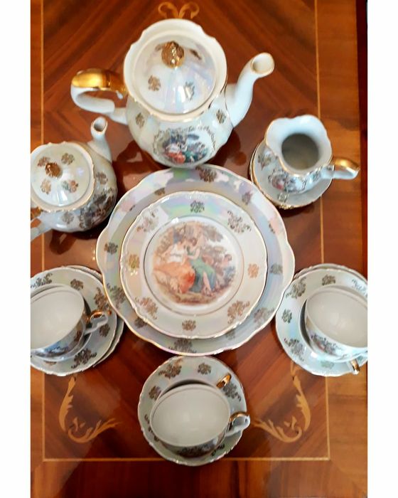 Продам легендарный  сервиз "Мадонна"