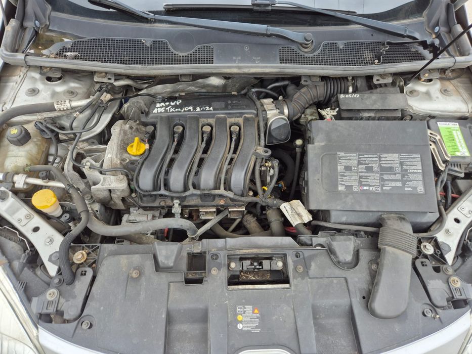 Dezmembram Renault Megane 3 2009 1.6 benzina Euro 5
