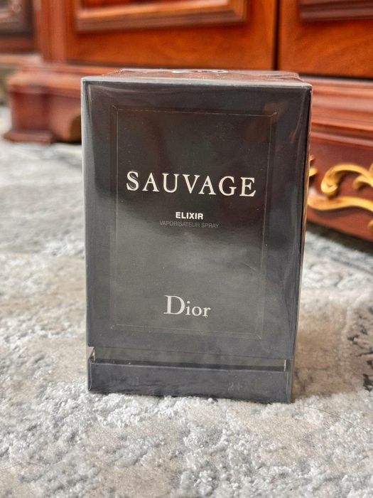 Продаются мужские духи Sauvage Elixir Dior 60 ml