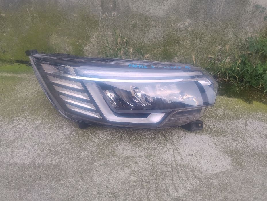 Far dreapta Renault 3 Facelift