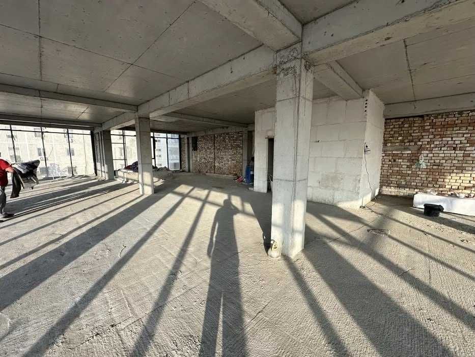 СОТИЛАДИ – КЕНГ ВА ҚУЛАЙ ТИЖОРИЙ ЖОЙ  Майдон: 294 м²  Қават: 3-этaж