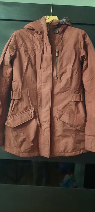 Продам женскую куртку