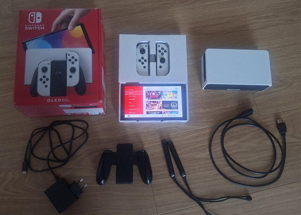 Nintendo Switch OLED white