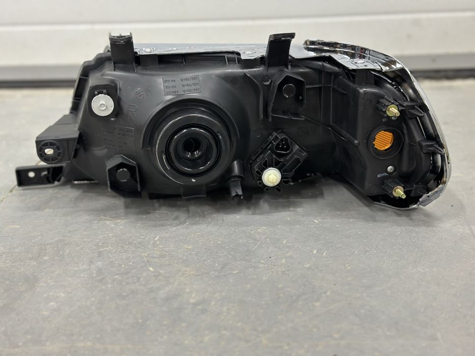 Фары Монтеро Спорт