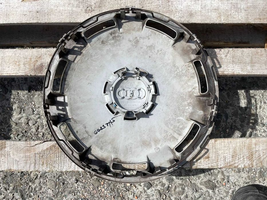 16 цола Тас за Ауди А3 А4 Audi A3 A4 Оригинал 8P0601147A