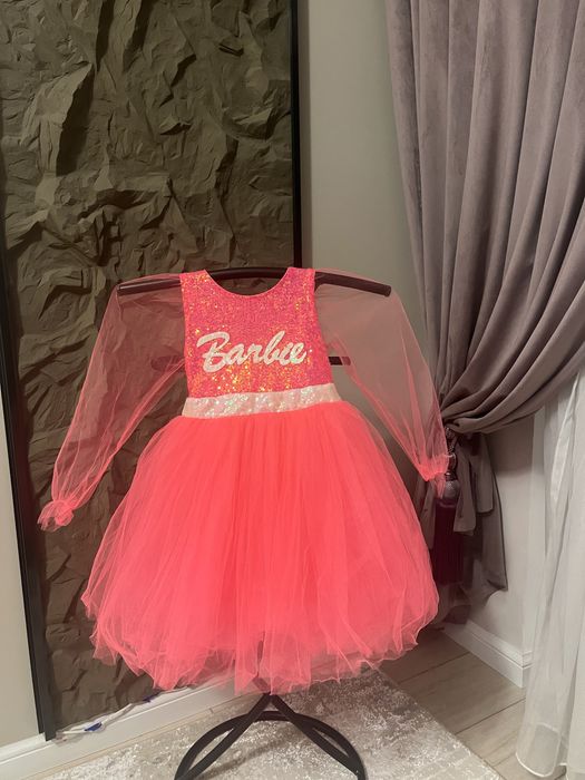 Продам нарядные платья