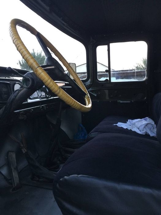 Zil 130 mator b/n shassi b/n yili1972 yuk ozi agdaruvchi GBASPG