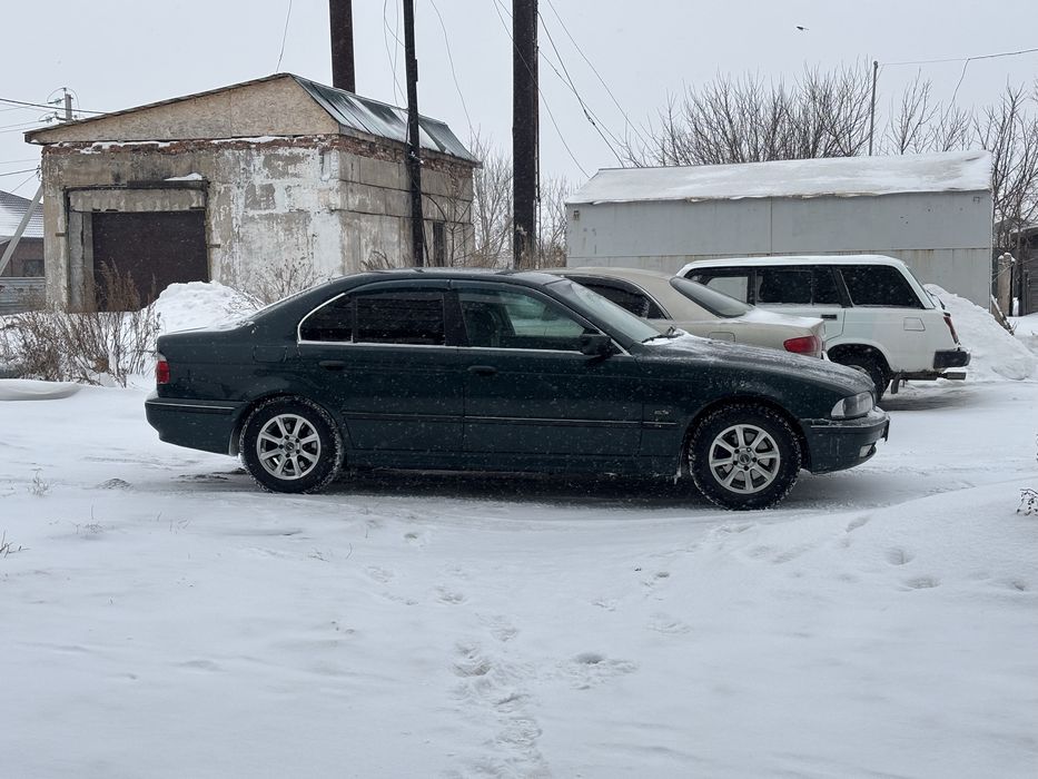 Продам запчасти бмв