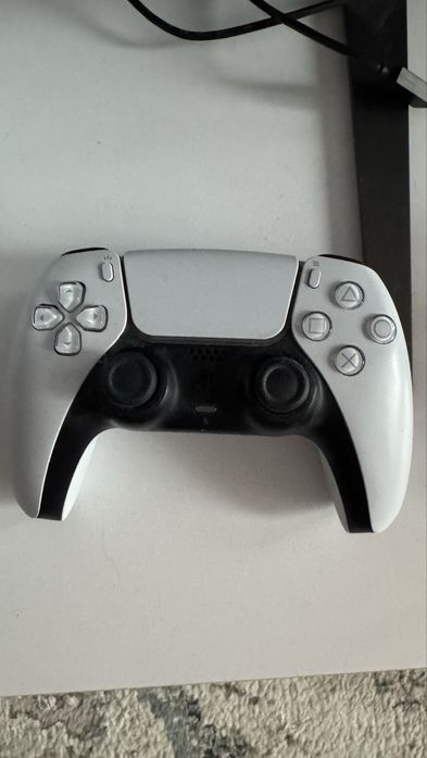 Продам Playstation 5 с дисководом