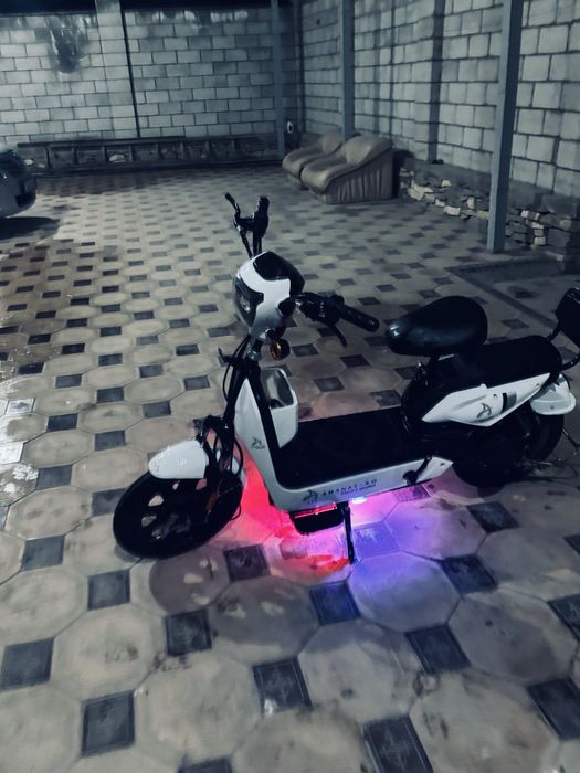 скутер Аманат х10