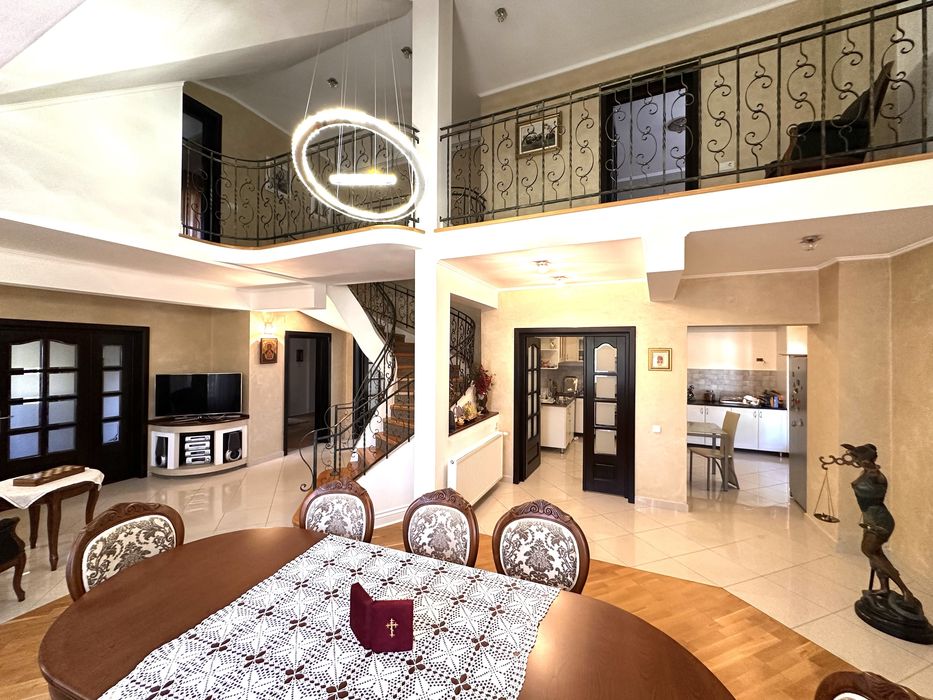 Casă S+P+M cu piscină, teren 4000 mp | Lugasu de Jos, Bihor | Mobilată