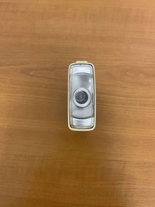 Lanternă veche cu baterie pătrată