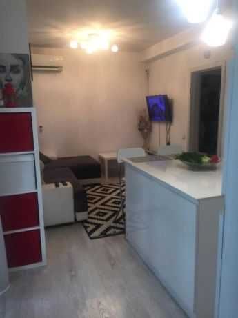 Дава се под наем Двустаен апартамент в Бургас, Лазур - 79 кв.м за 300 € - Снимка #2