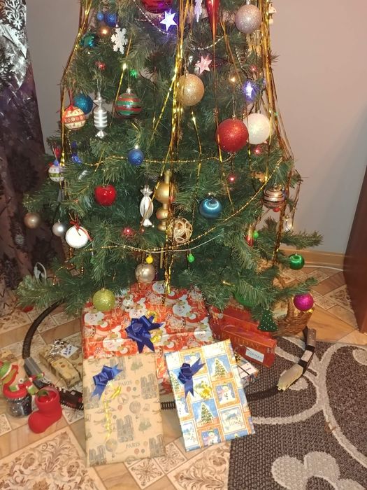 Продам новогоднюю елку