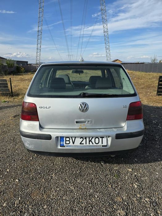 Vând VW Golf 4 1.6 benzină – 1.100 €