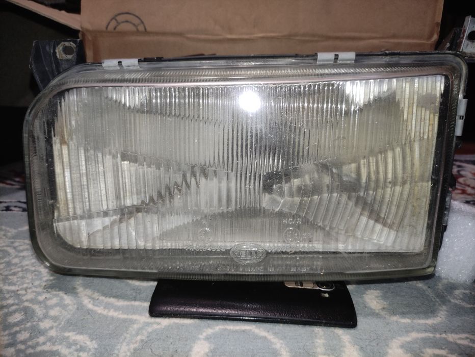 Фара левая пассат б3