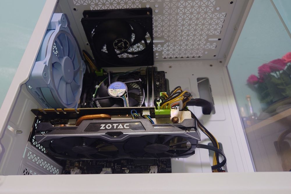 Vand sistem pc gaming i5 9400f, 16gb ddr4, gtx1070 8gb, ssd