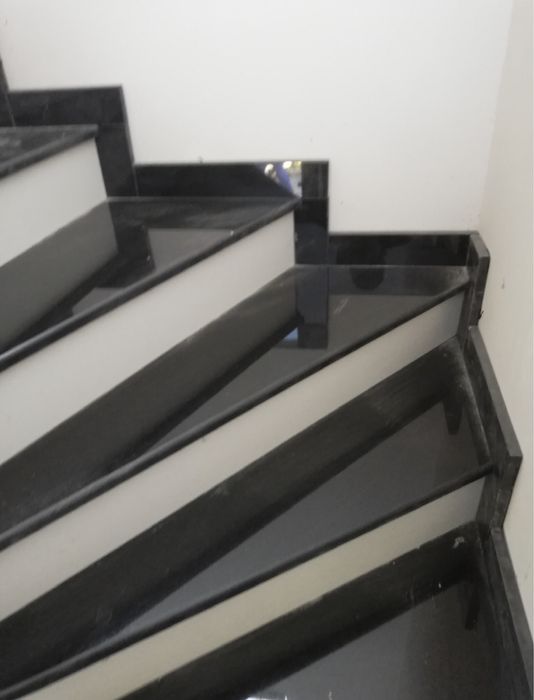Scara Granit Negru Alb Craiova