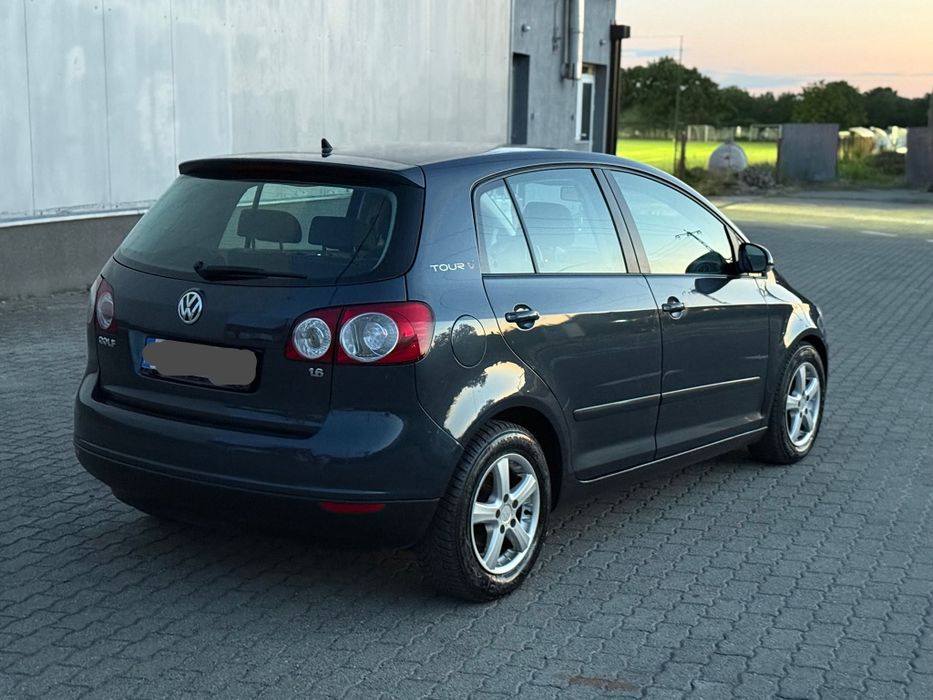 Volkswagen Golf Plus Tour - An 2008 - 1.6 Benzina 102Cp