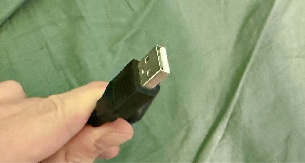 Vând Controller/Gamepad Trust Predator pentru PS2 si PC