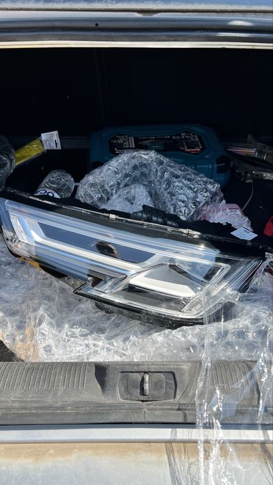 Преден ляв фар Audi A4 b9