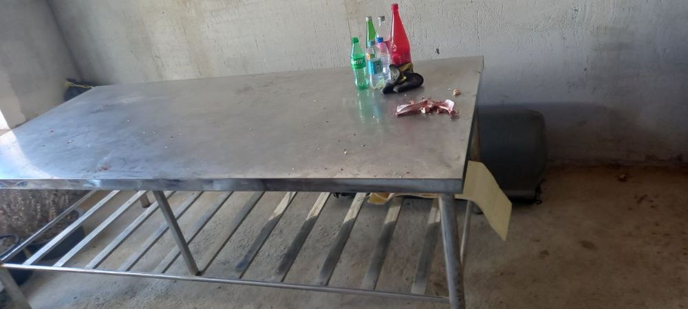 Oshpaz uchun stol b/u