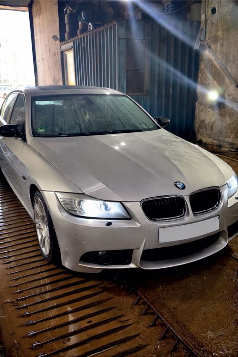 BMW 320i E90 Facelift