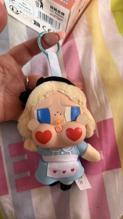 Cry baby She's Alice si What a Frog