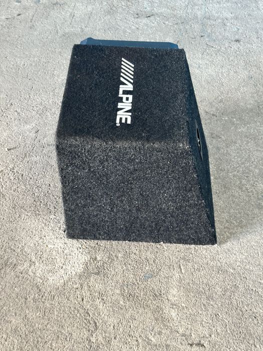 Subwoofer ALPINE 500WTub BASS +Statie SonyExplode