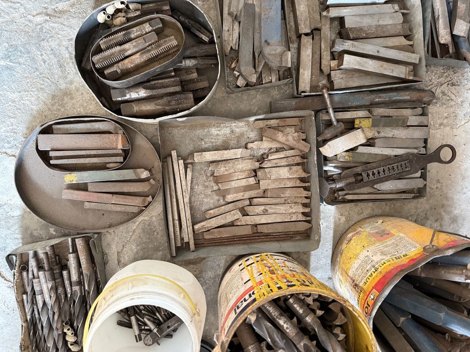 Стругарски инструменти / ножове , свредла