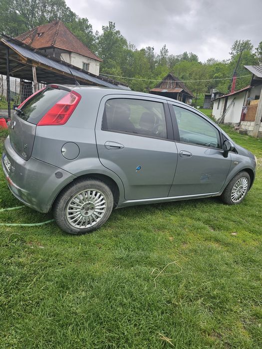 Vând Fiat Punto  an de fabricatie2007 GPL și benzină