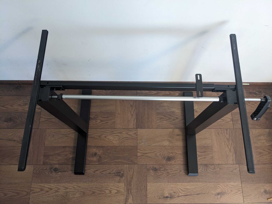 Ергономично бюро с регулираща се височина и дължина