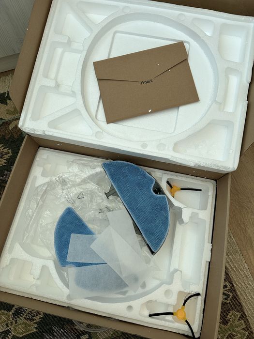 Продам робот пылесос Fmart