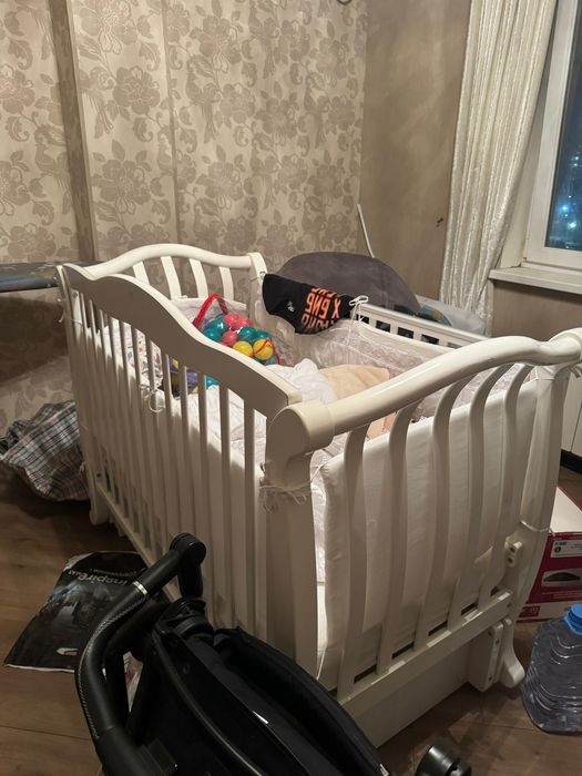 Продам детскую кровать с матрасом