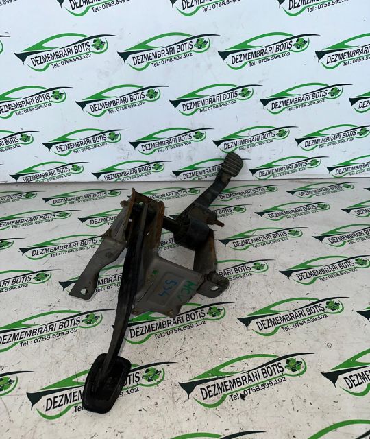 Pedala acceleratie Dacia Logan prima generatie (facelift)