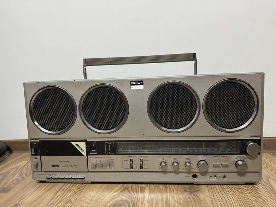 VANDUT!! Radiocasetofon Crown CSC-300L