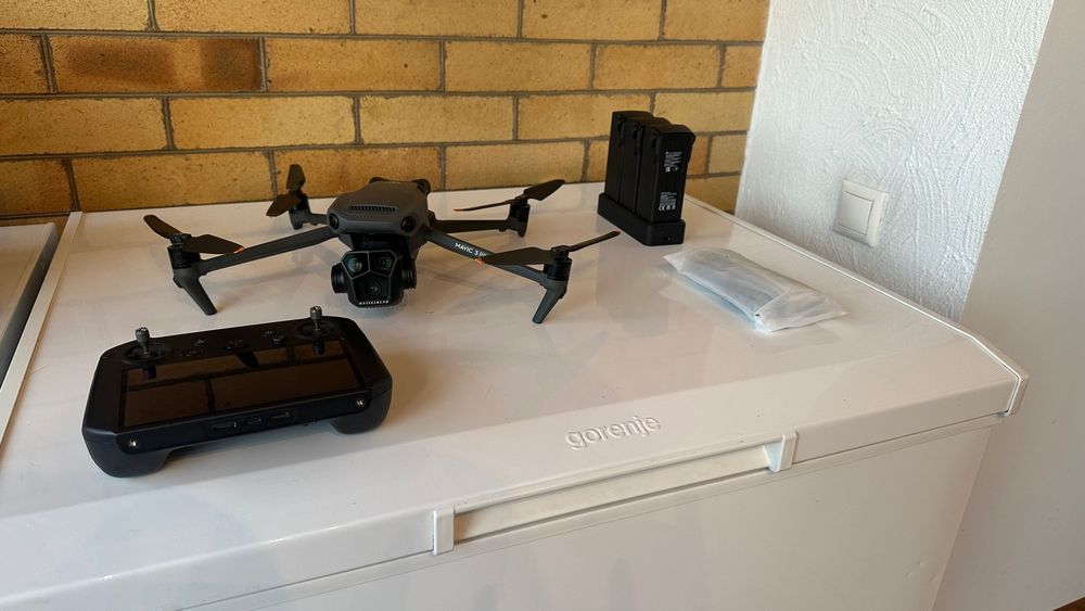 Дрон DJI Mavic 3 Pro Fly More Combo DJI RC Pro