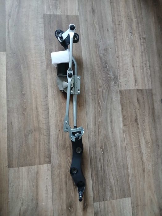 Механизъм с Мотор чистачки БМВ Е60 НОВ