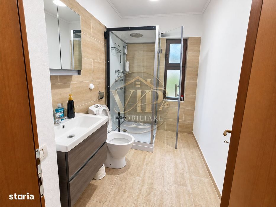 Casa tip duplex  cu 4 camere,210 mp teren,Zona Arex