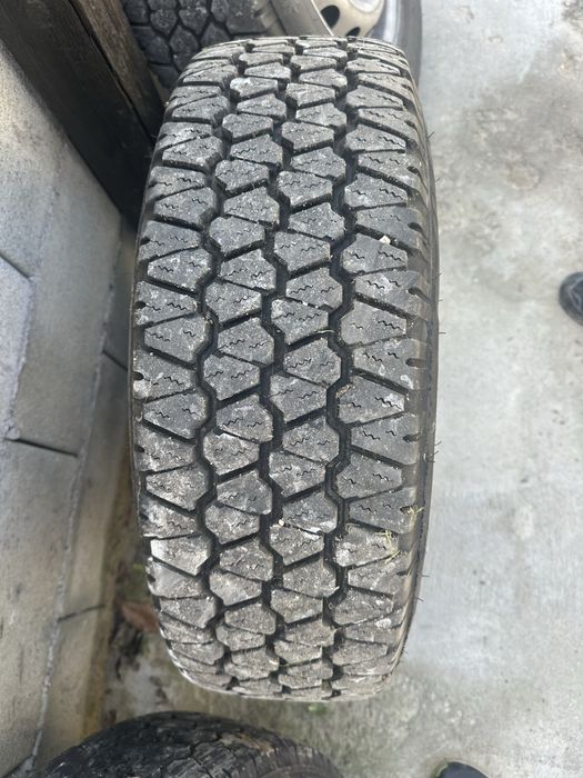 Гуми с джанти размер 225/65/16С свалени от Рено Мастер