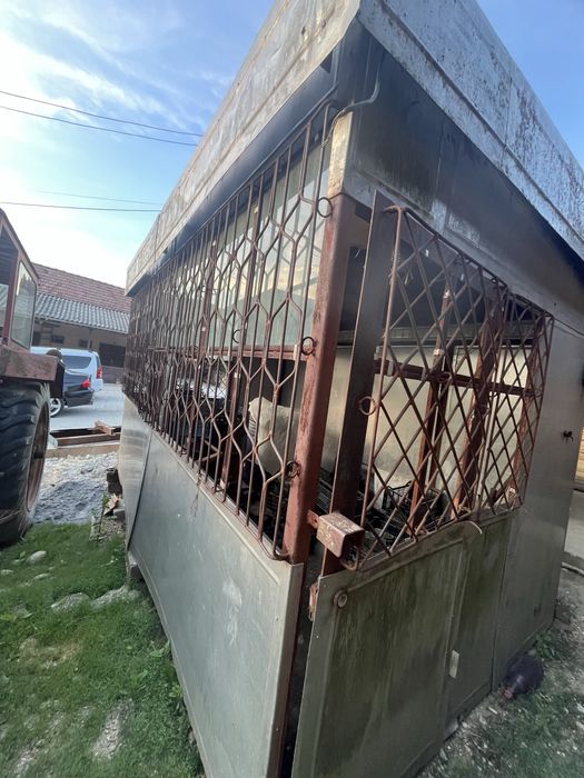 Vand chioșc metalic