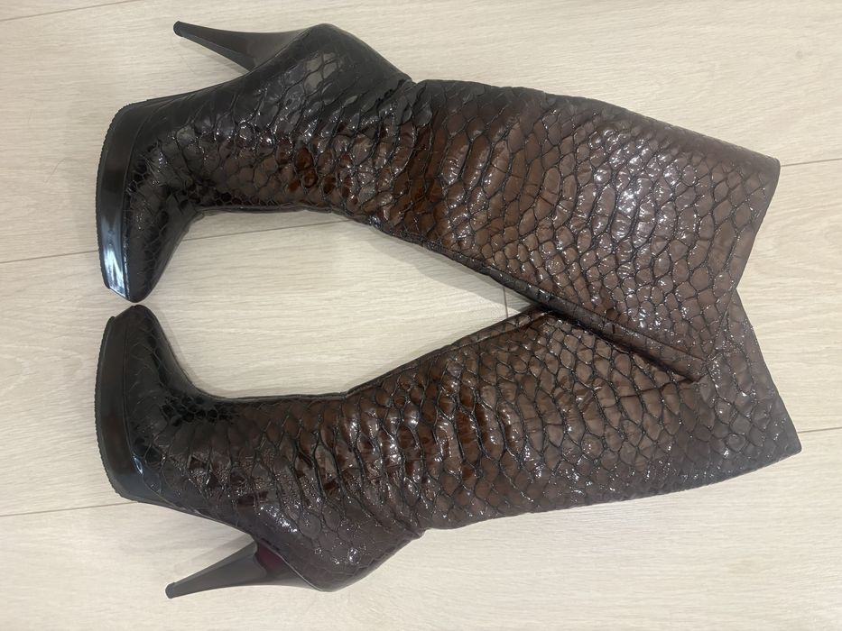 Продам женские сапоги