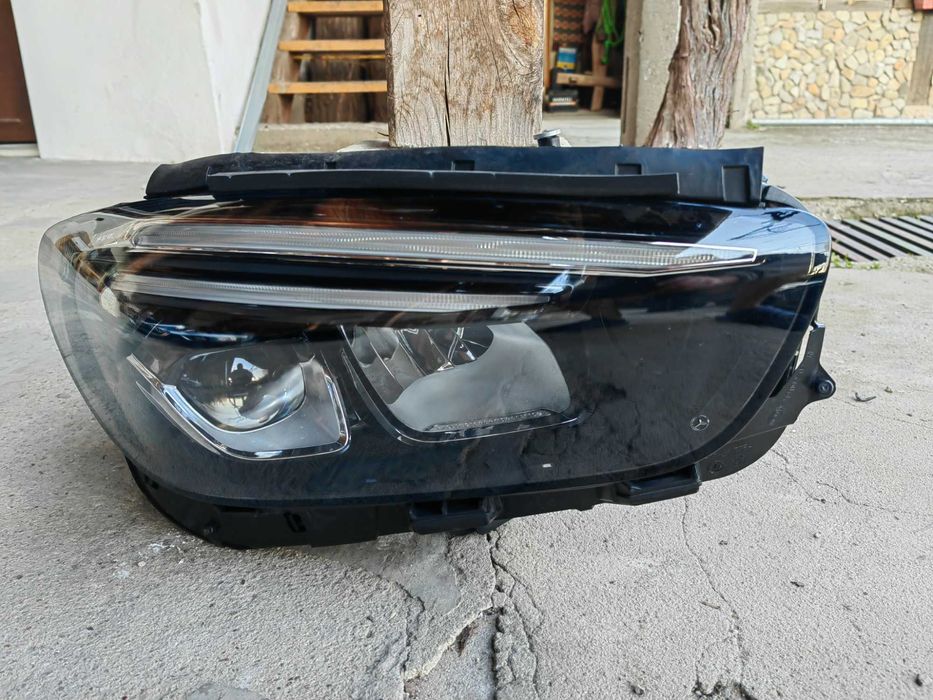 Фар Mercedes W247 B-Classa LED десен / Фар Мерцедес W247 Б-класа Оригинален