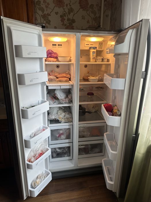 Холодильник Samsung side by side двухдверный  бу