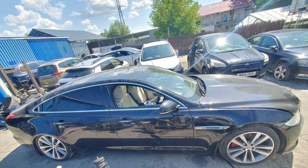 Dezmembrez Jaguar XJ 3.0 D V6 Auto 2012